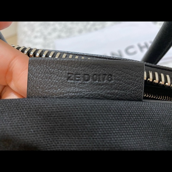 Givenchy Medium Antigona - Picture 5 of 9